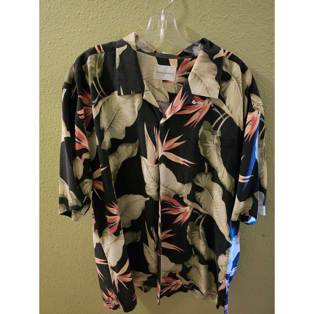 Tommy Bahama 100% silk XL short sleeve florals